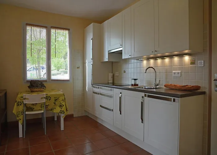 House In With Private Pool & Garden * Piquecos