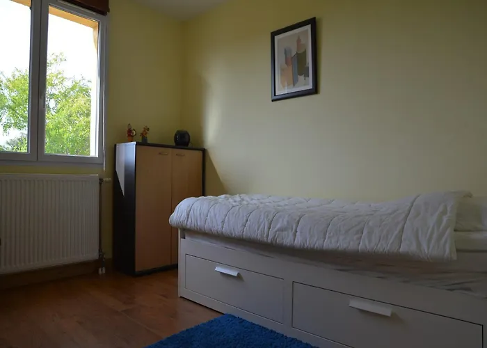 House In With Private Pool & Garden *