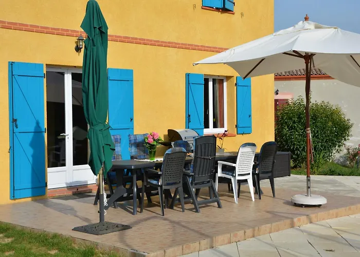 House In With Private Pool & Garden Piquecos