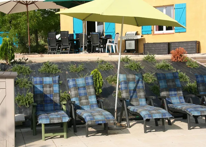 House In With Private Pool & Garden *