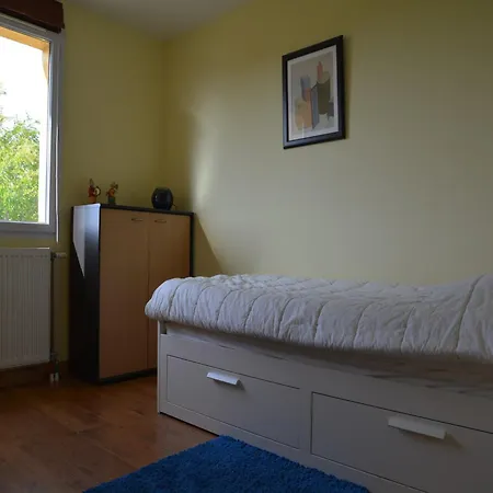 House In With Private Pool & Garden *