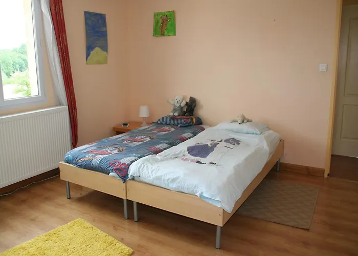 House In With Private Pool & Garden Piquecos