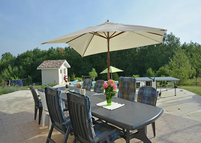 House In With Private Pool & Garden Villa *